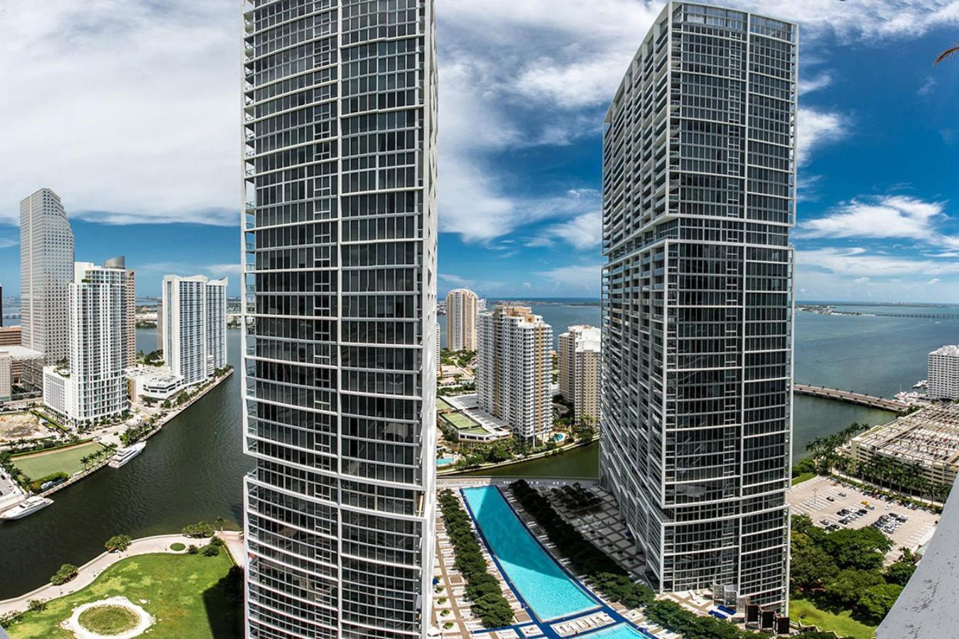 Luxurious Condo At Icon With Views Miami Dış mekan fotoğraf