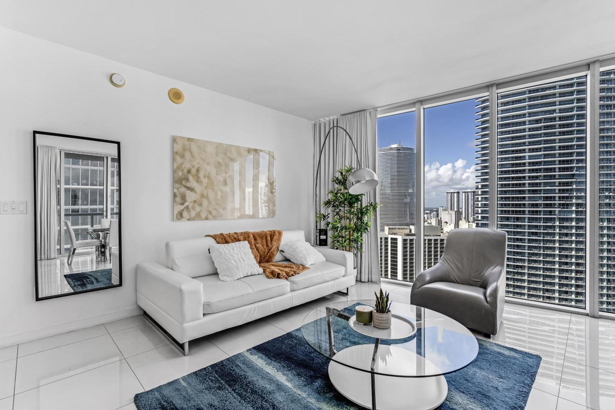 Luxurious Condo At Icon With Views Miami Dış mekan fotoğraf