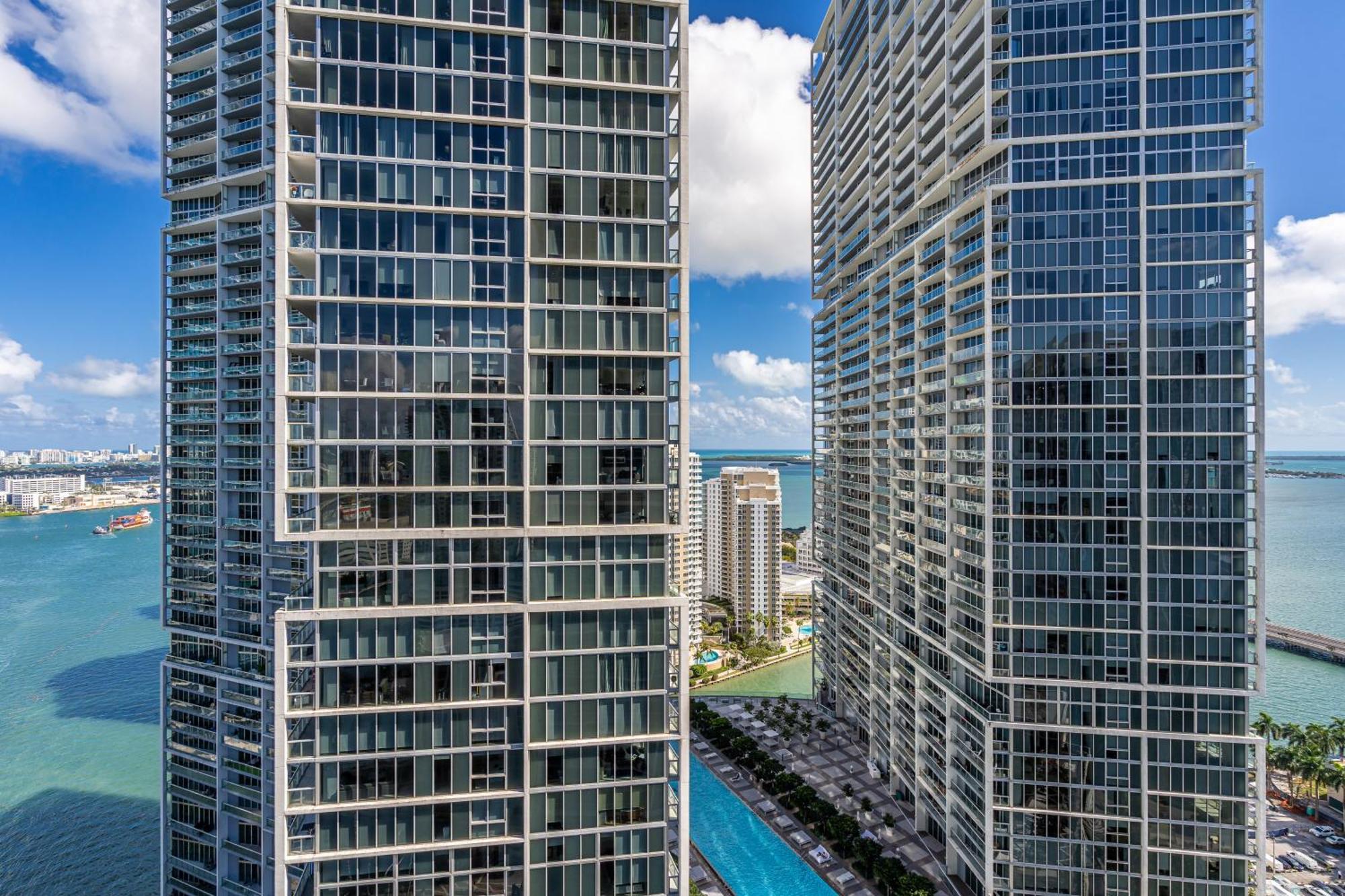 Luxurious Condo At Icon With Views Miami Dış mekan fotoğraf