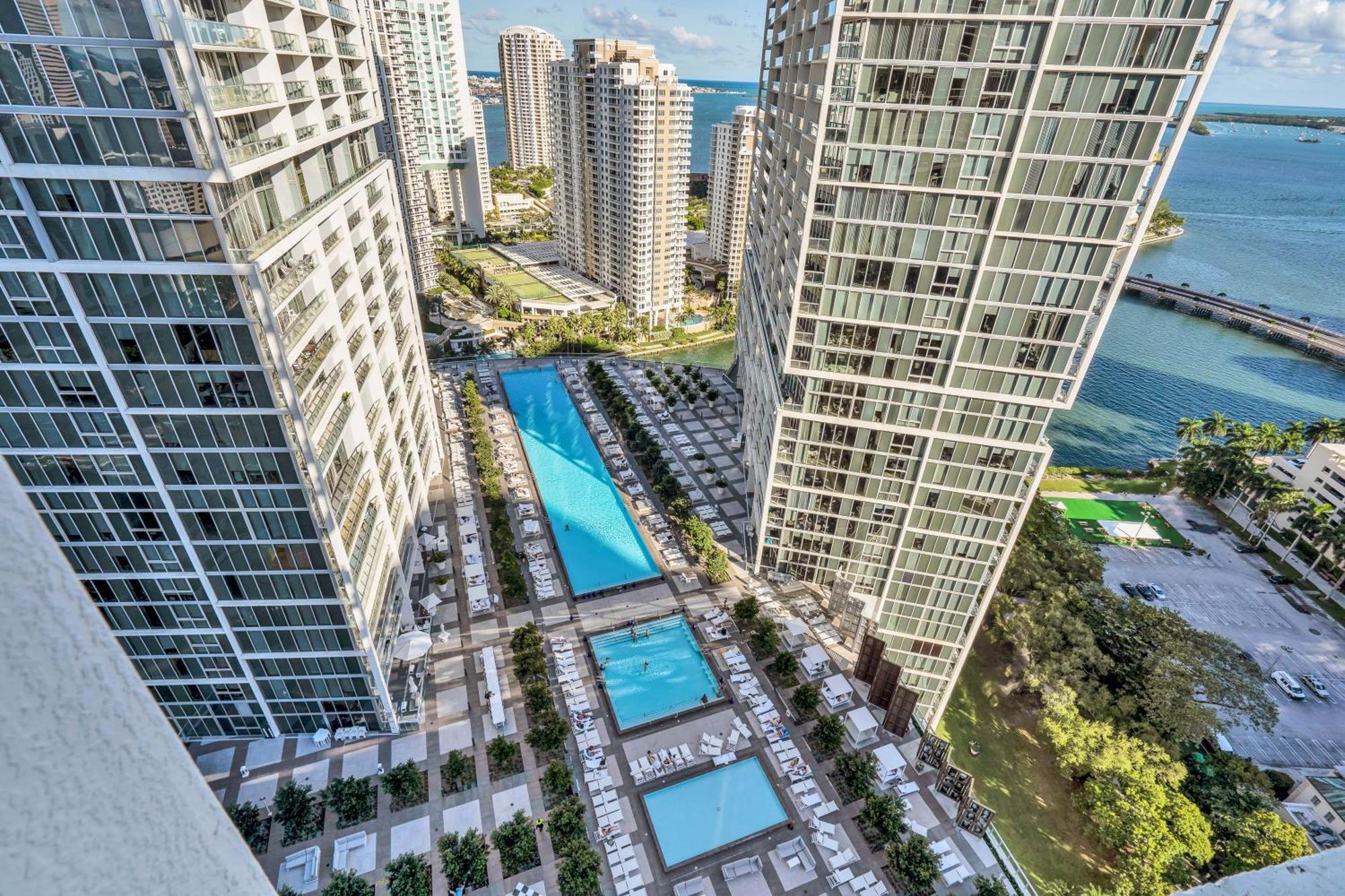 Luxurious Condo At Icon With Views Miami Dış mekan fotoğraf