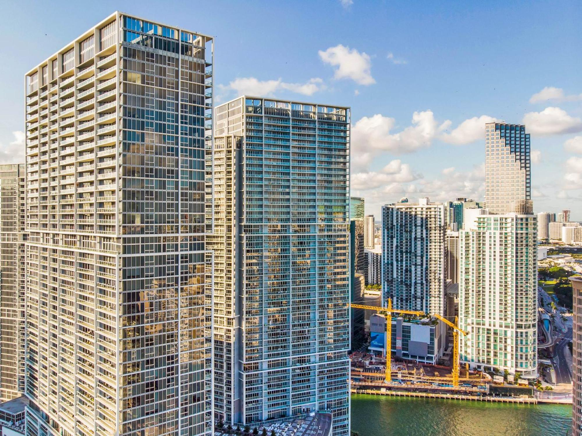 Luxurious Condo At Icon With Views Miami Dış mekan fotoğraf