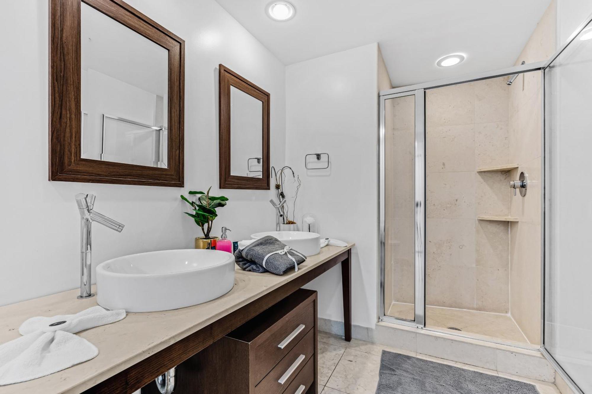 Luxurious Condo At Icon With Views Miami Dış mekan fotoğraf