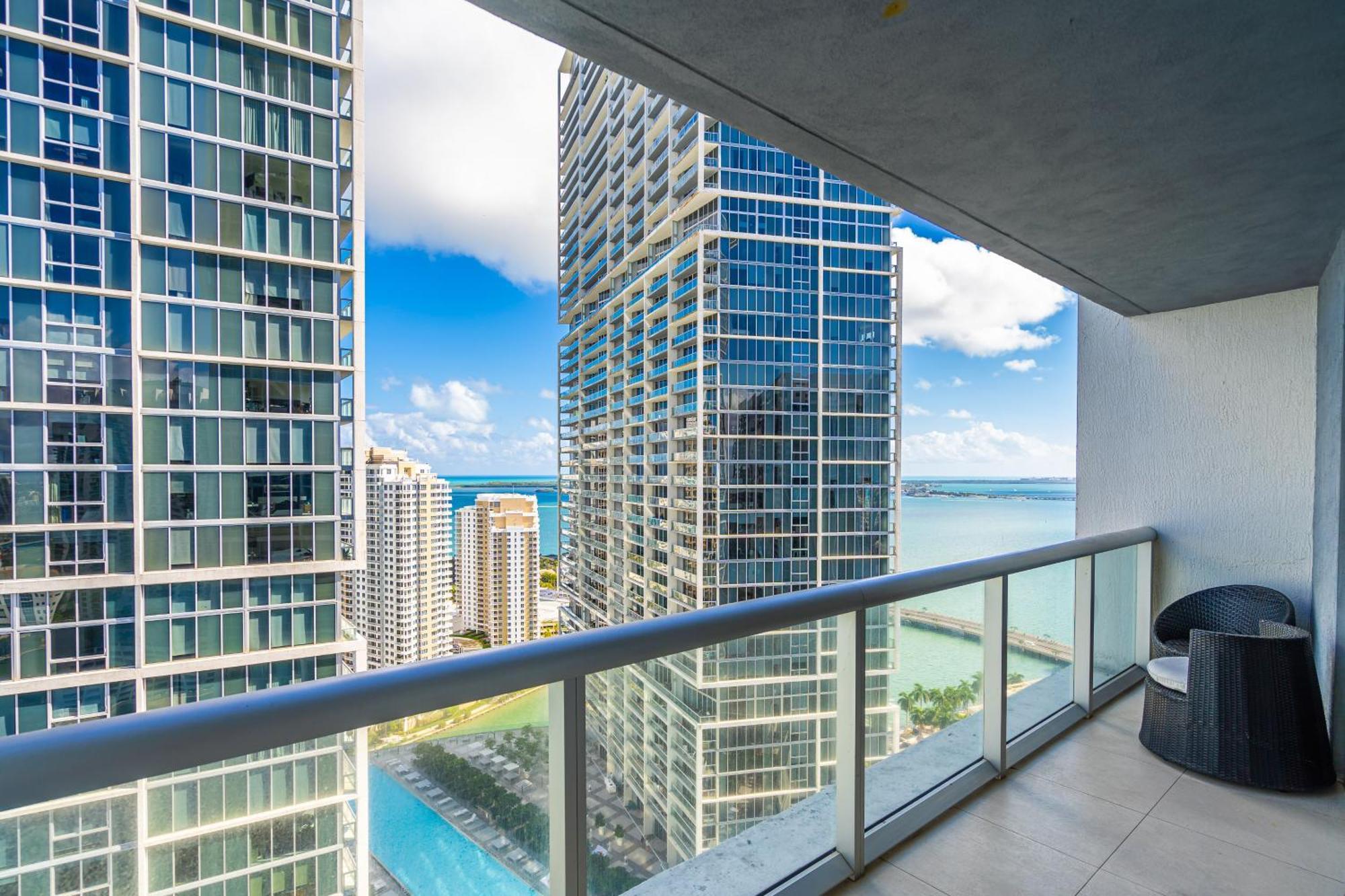 Luxurious Condo At Icon With Views Miami Dış mekan fotoğraf