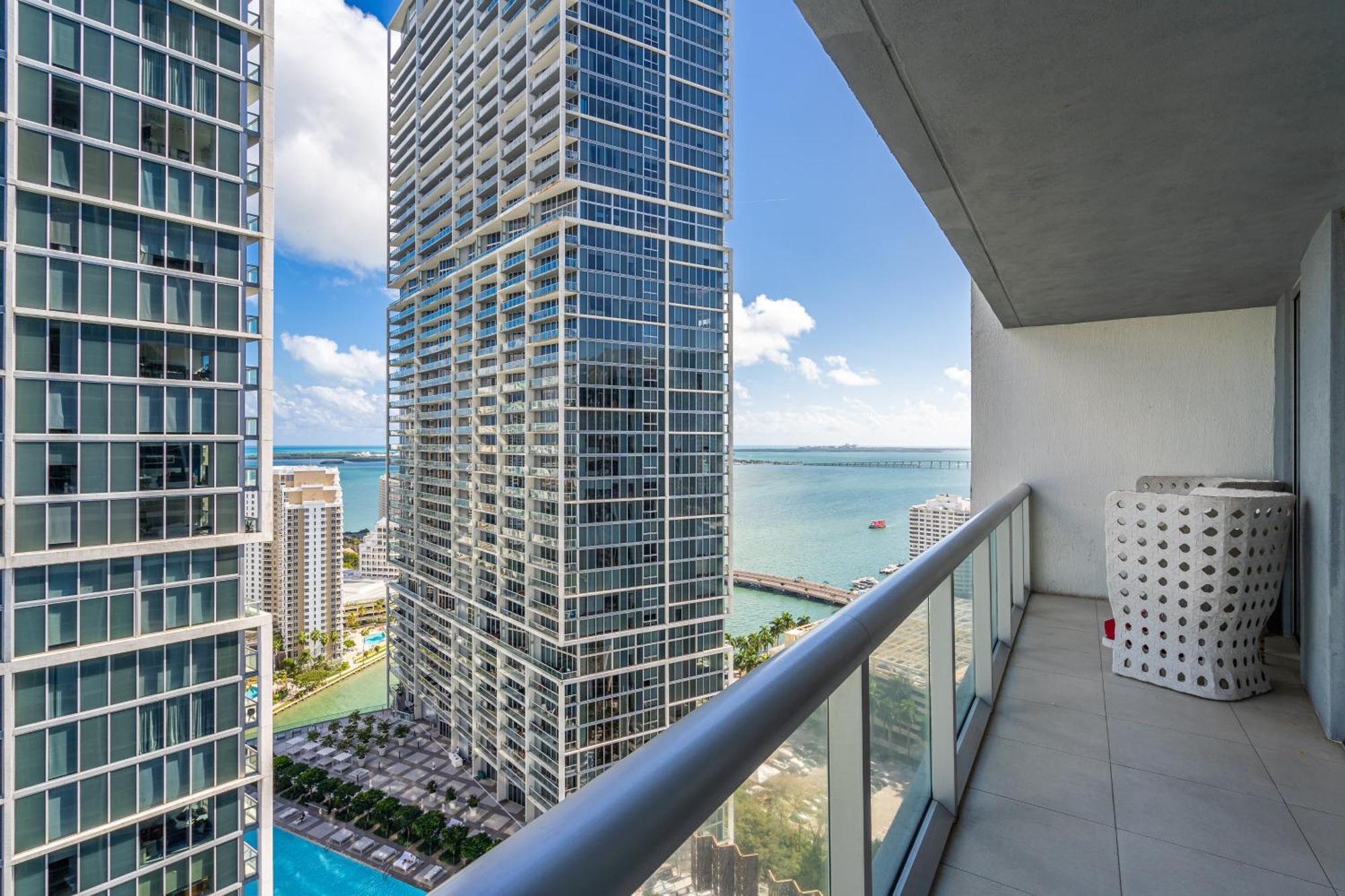 Luxurious Condo At Icon With Views Miami Dış mekan fotoğraf