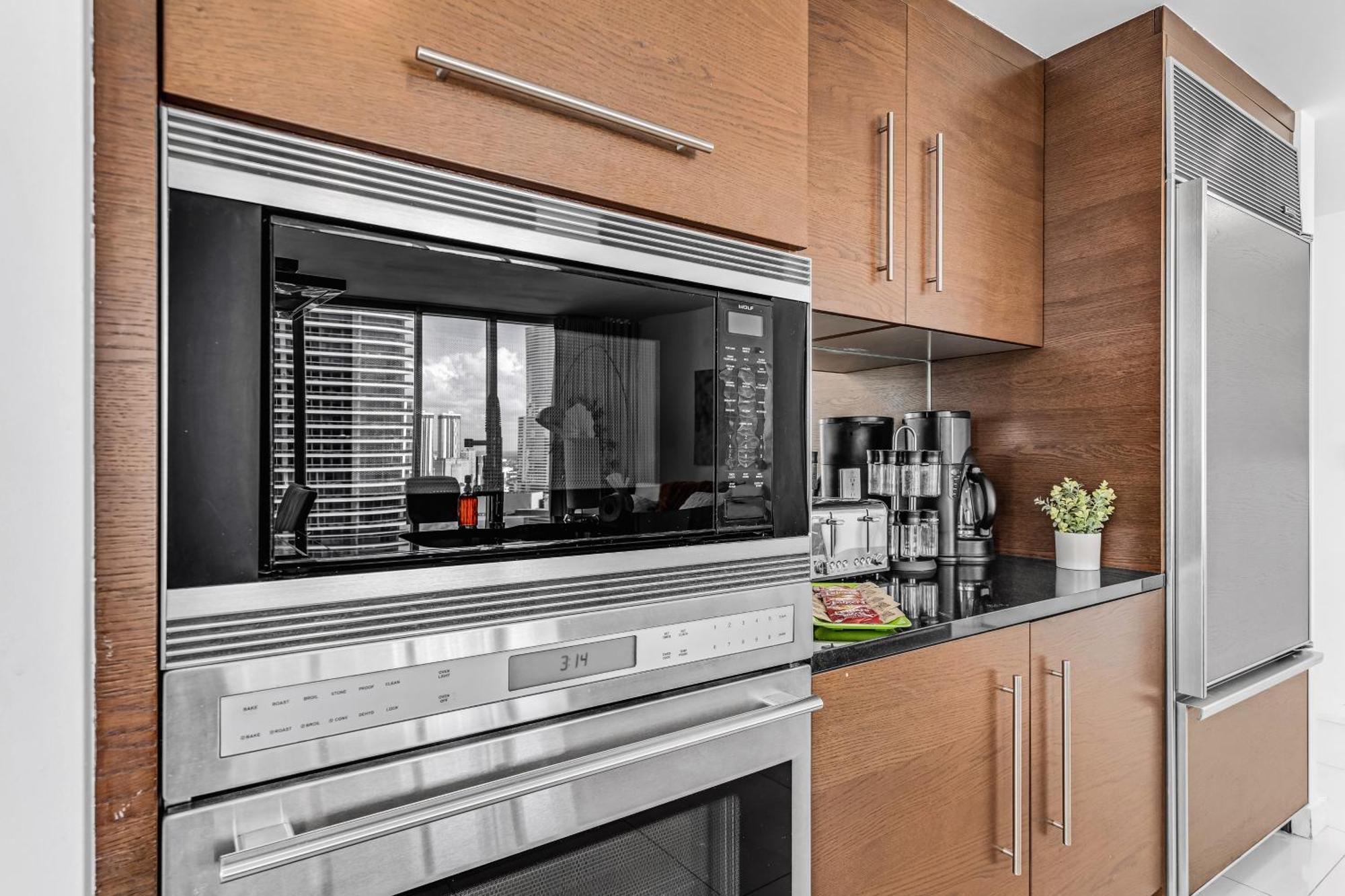 Luxurious Condo At Icon With Views Miami Dış mekan fotoğraf